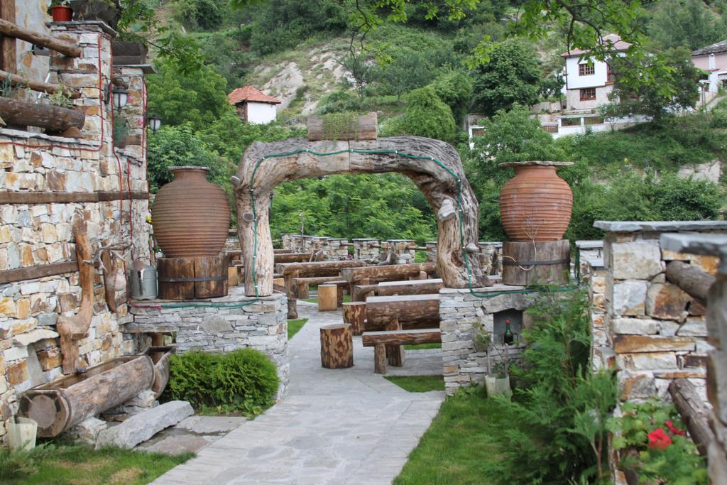 Hotel Шапкова Къща à Delchevo Extérieur photo