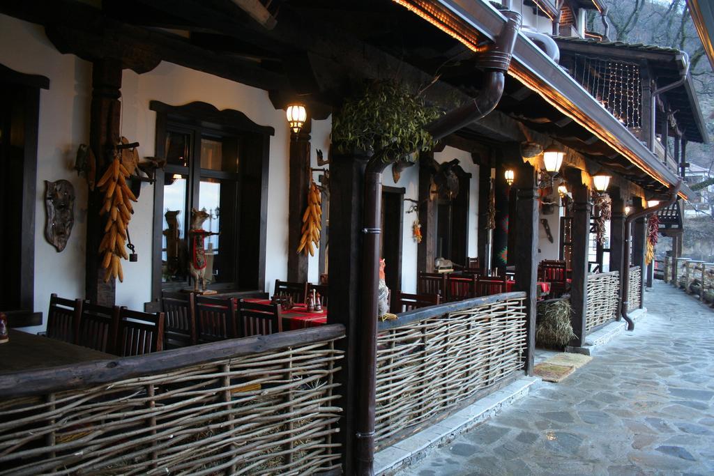 Hotel Шапкова Къща à Delchevo Extérieur photo